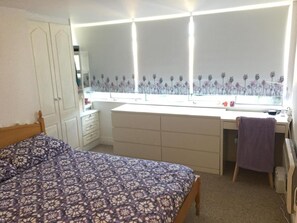 3 bedrooms, iron/ironing board, WiFi