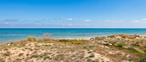 Perhetalo, useita makuuhuoneita, 2 kylpyhuonetta (Villa Dei Fanti On The Sandy Beach) | Ranta