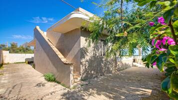 Familienhaus, 3 Schlafzimmer, 2 Bäder (Villa Dei Fanti - Beachfront Villa) | Außenbereich