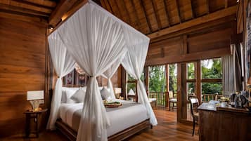 Suite Riverside Double or Twin with Free Shuttle to Ubud | Minibar, in-room safe, desk, laptop workspace