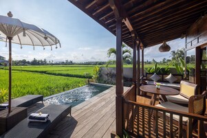 2 piscinas al aire libre, sillones reclinables de piscina