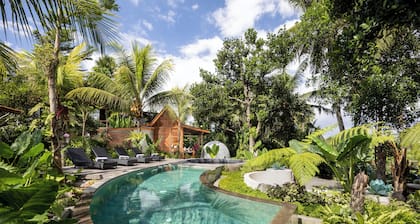 Berlima Wooden Lodge by Pramana Villas