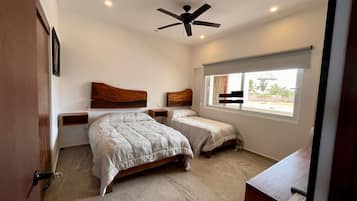 2 chambres, fer et planche à repasser, Wi-Fi gratuit, draps fournis
