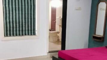 1 bedroom, soundproofing, free WiFi, bed sheets