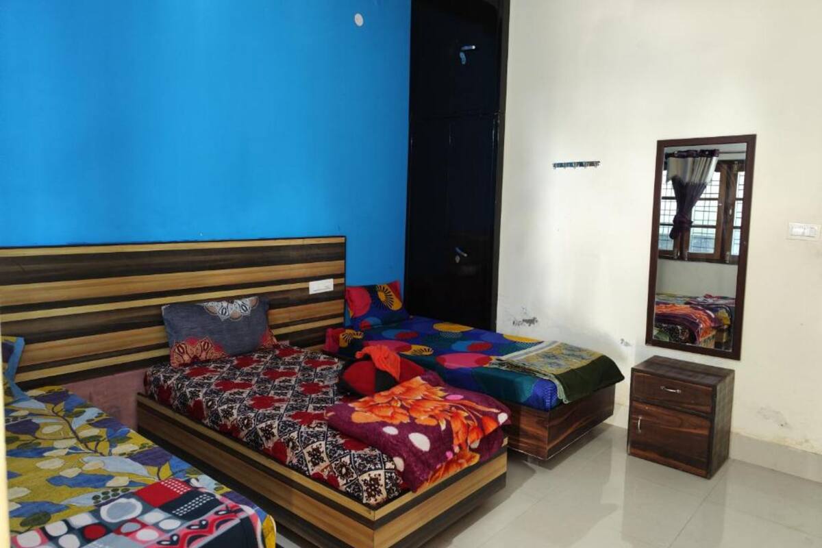 Deluxe Shared Dormitory | WiFi (free), bed sheets