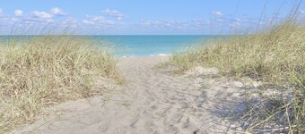 Beachside Golf Villa at Ocean Village
