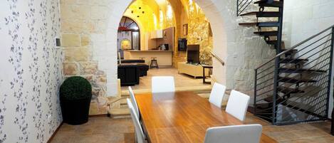 Family House, Multiple Bedrooms (Mixel Gozitan Villa and Pool) | Interior