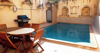 Mixel Gozitan Villa and Pool