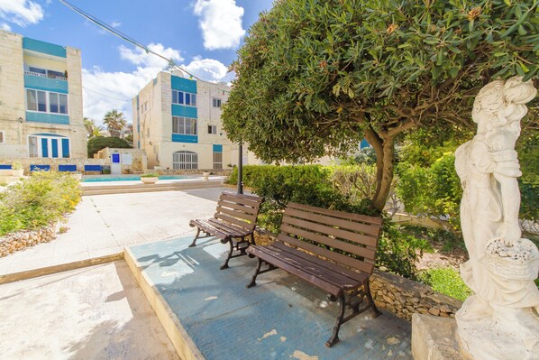 Terrace/patio - Seaview Pool Dolmen Apt St Paul's Bay (St. Paul's Bay)
