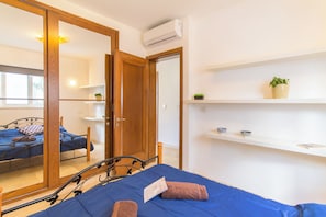 家庭公寓, 3 间卧室, 双浴室 (Seaview Pool Dolmen Apt St Paul's Bay) | 3 多间卧室、床单