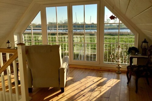 „Haus Am Deich“ Komfortable Ferienresidenz