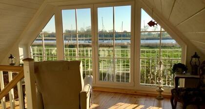 „Haus Am Deich“ Komfortable Ferienresidenz