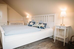 2 makuuhuonetta, silitysrauta/-lauta, ilmainen Wi-Fi, vuodevaatteet