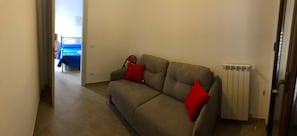 Apartment, 1 Bedroom, Patio, City View | Living room