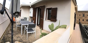 Apartment, 1 Bedroom, Patio, City View | Outdoor dining