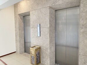 Exterior - Nguyen Quyen Hotel (Hanoi)