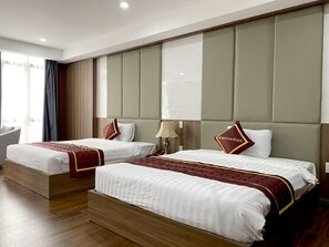 Deluxe Double Room Single Use | Peralatan tempat tidur premium, peti besi dalam bilik 