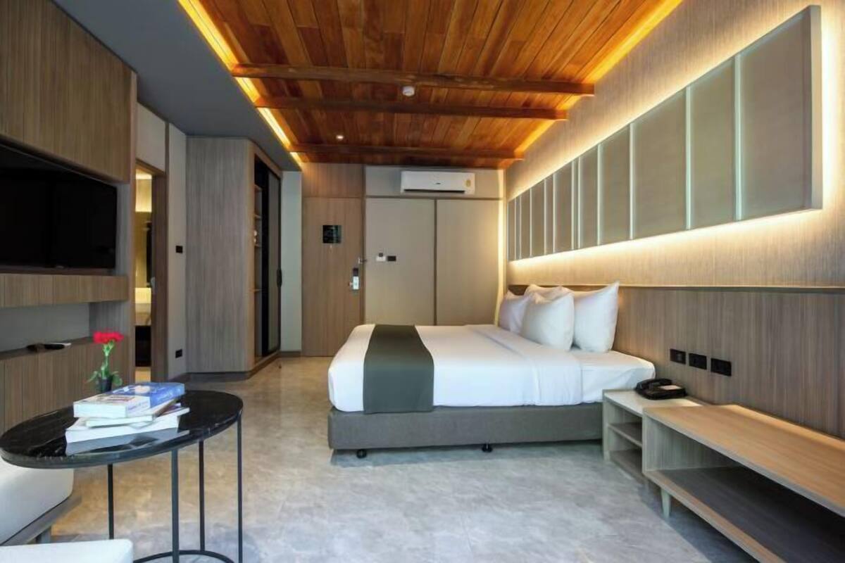 Soundproofing, WiFi (free)