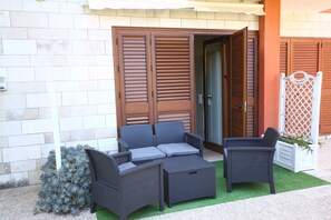 Classic Studio, Patio, Courtyard View | WiFi, bed sheets - Affittacamere Lido Rivabella SRL (Gallipoli)