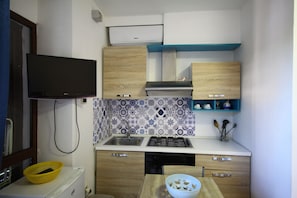 Private kitchen - Affittacamere Lido Rivabella SRL (Gallipoli)