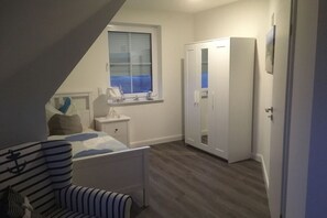 3 soverom, strykejern/-brett, reiseseng for barn og wi-fi (inkludert)