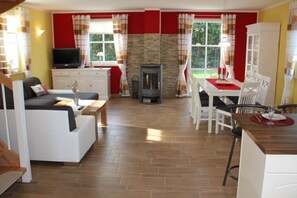 Smart TV, fireplace - Surfer Modern retreat (Glowe)