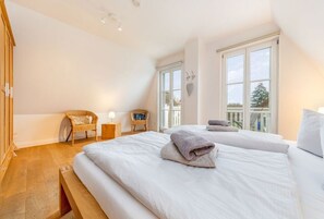 4 soverom, strykejern/-brett, reiseseng for barn og wi-fi (inkludert)