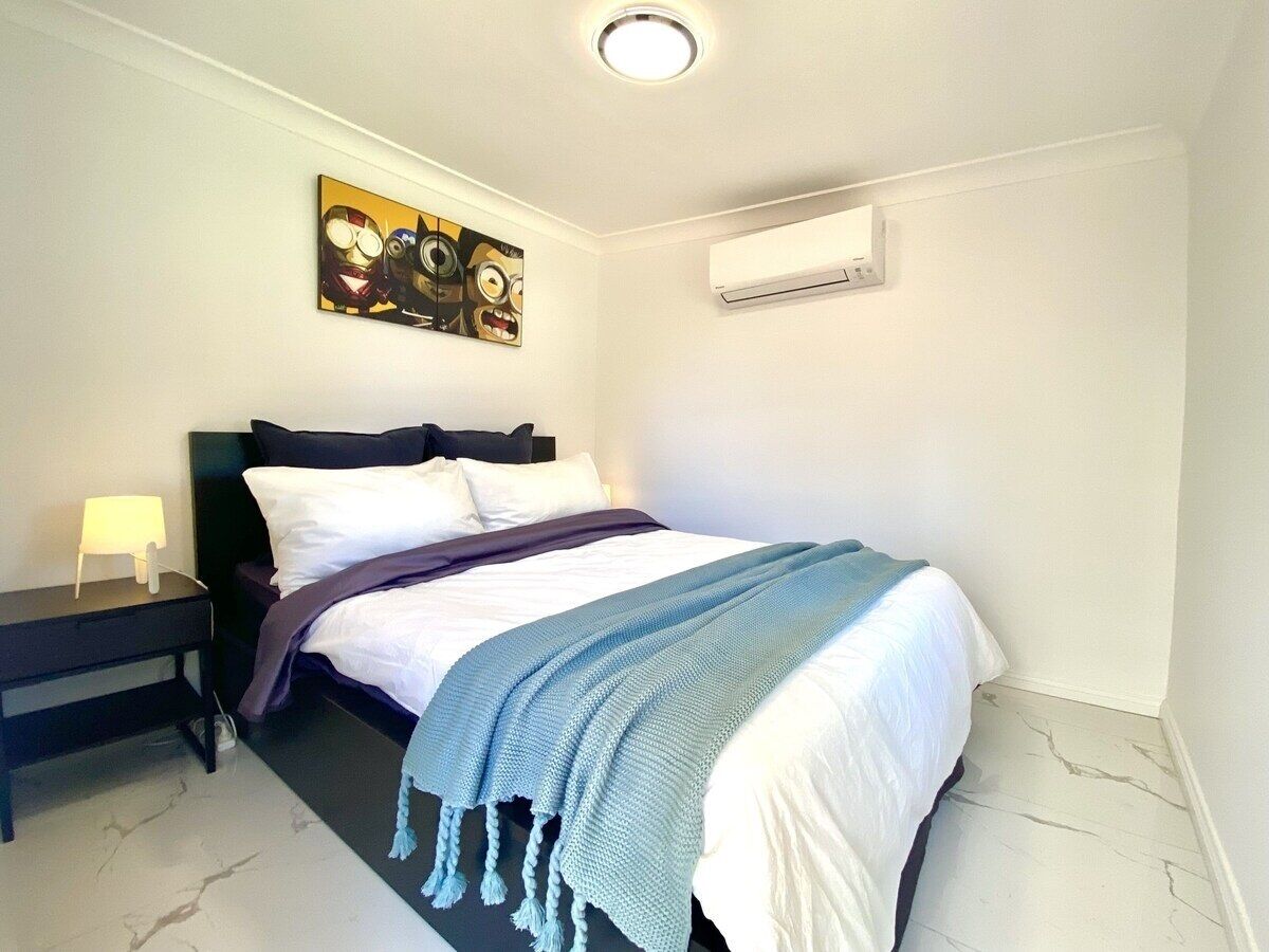 4 bedrooms, iron/ironing board, free WiFi, bed sheets