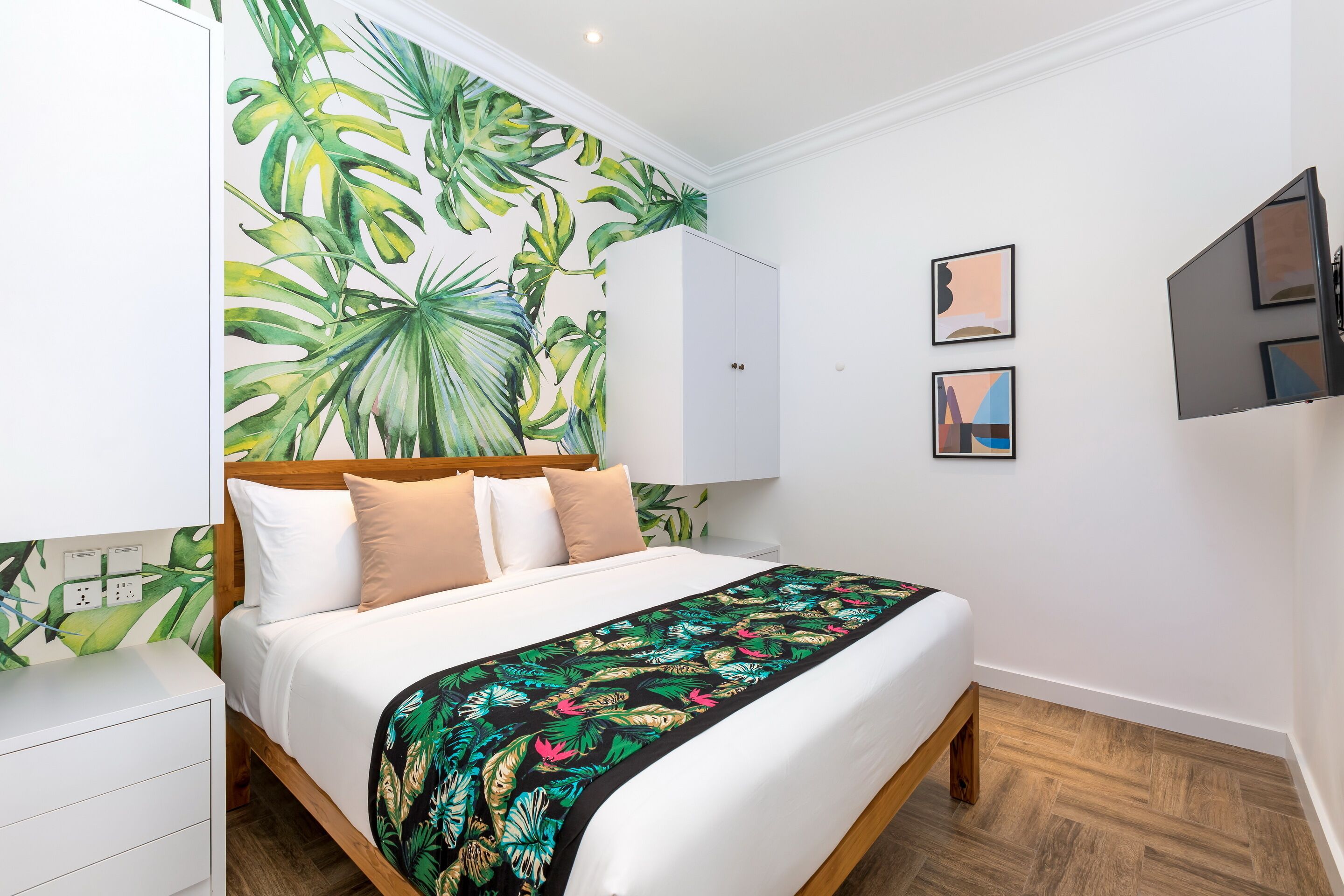 Comfort Villa, Pool View | 1 bedroom, in-room safe, desk, laptop workspace