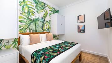 Comfort Villa, Pool View | 1 bedroom, in-room safe, desk, laptop workspace