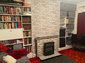 Interior - Newtons Lodge - close to Nottingham city centre (Nottingham)