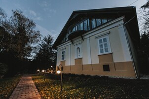 Fachada de la propiedad