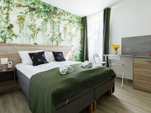 6 bedrooms, travel crib, free WiFi, bed sheets - Beautiful apartment in villa for 12 people with A/C, WIFI, hot tub, TV and patio (Balatonfüred)