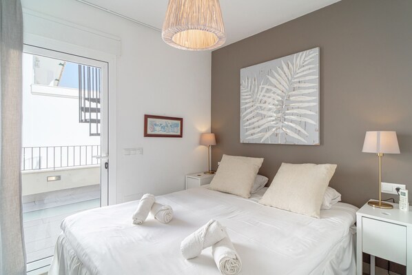 3 chambres, fer et planche à repasser, Wi-Fi gratuit, draps fournis