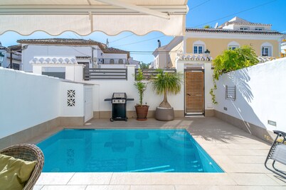 Villa Andalucía Esplendor by Casasol