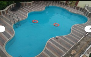 Piscina externa sazonal