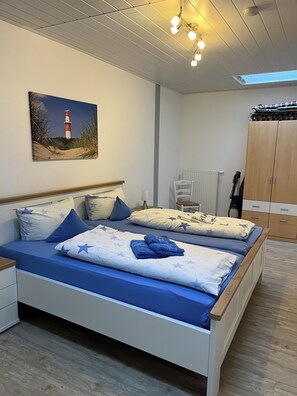 2 bedrooms, WiFi, bed sheets - Cozy apartment near the south beach, up to 4 pers. Handicapped / wheelchair accessible (Nordseebad Borkum)