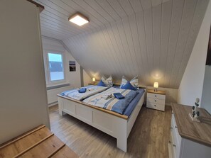 2 bedrooms, WiFi, bed sheets - Cozy vacation apartment on Borkum. Close to the south beach! (Nordseebad Borkum)
