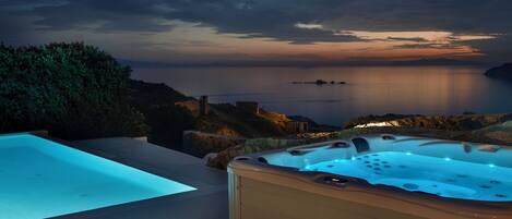 Bain à remous extérieur