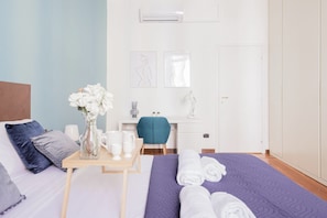 1 slaapkamer, een bureau, een strijkplank/strijkijzer, wifi