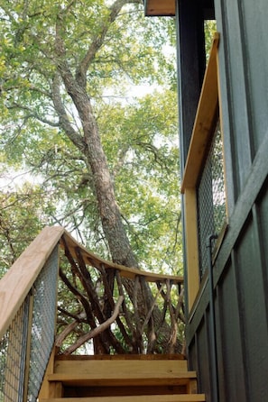 Exterior detail - Leaf Treehouse at HoneyTree (Fredericksburg)