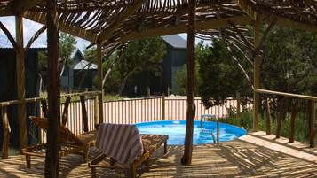 Tina de hidromasaje al aire libre