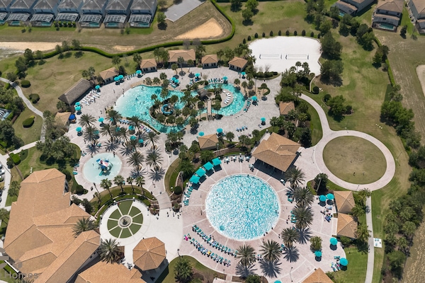 Enjoy this charming house located in a super resort!