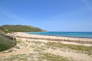 Beach - Perleta - Apartment with sea views and communal pool in Mallorca (Capdepera)