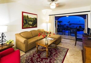 TV, offices - 3BD Hacienda Encantada Stunning Ocean Villa (San José del Cabo)