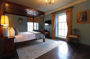 ห้องดีลักซ์ดับเบิล | เครื่องนอนป้องกันสารก่อภูมิแพ้, ตู้นิรภัยในห้องพัก