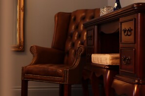 Habitación doble superior | Ropa de cama hipoalergénica, caja fuerte, decoración individual