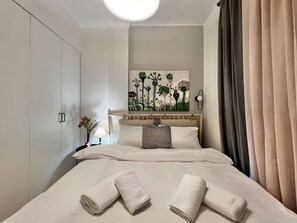 1 habitación, escritorio, tabla de planchar con plancha y wifi