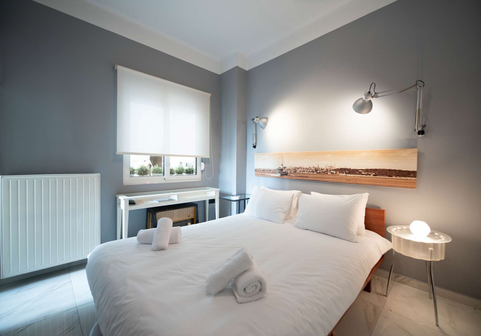 1 makuuhuone, työpöytä, silitysrauta/-lauta, Wi-Fi