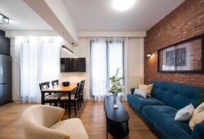 TV - Toucan: Fashion and Lifestyle trip (Thessaloniki)